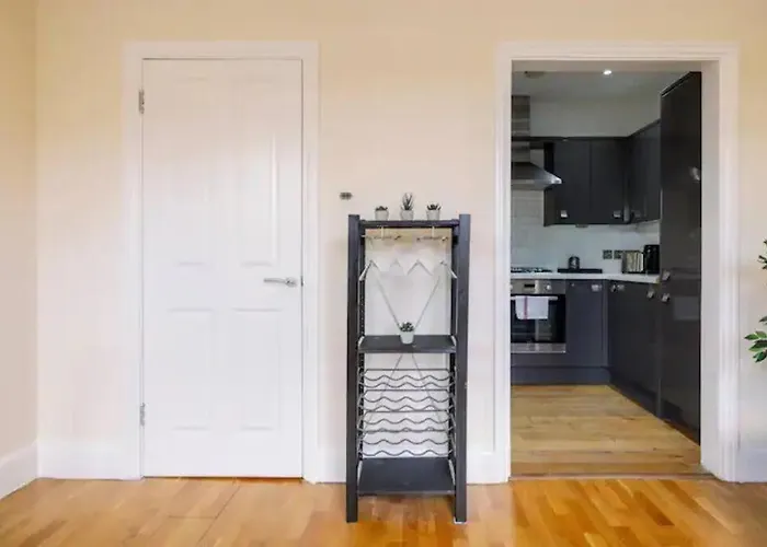 Bright And Quiet 2-Bed 2-Bath With Great Patio